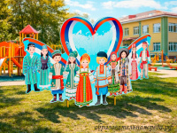 Уличная фигура Вместе мы-Россия