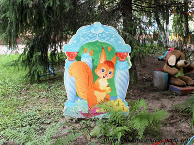 Уличная фигура Белочка 1