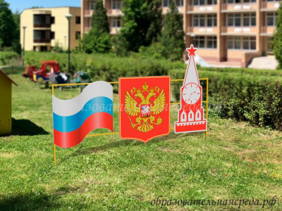 Забор Флаг, Герб, Спасская башня