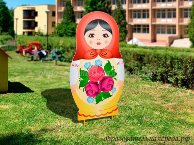 Уличная фигура Матрешка с розами